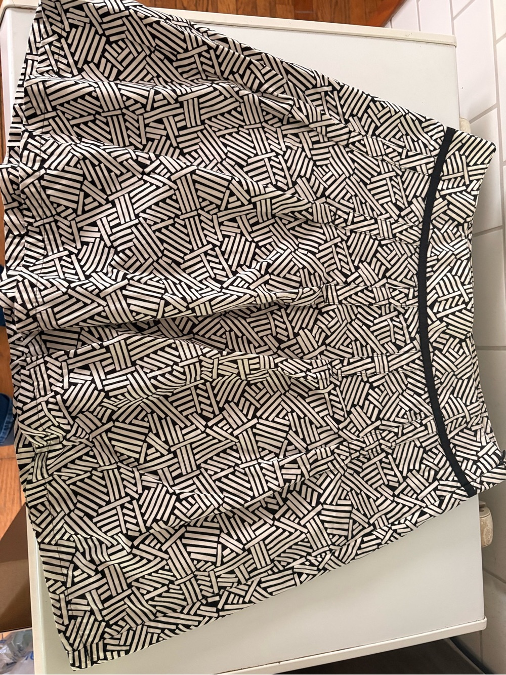 Ann Taylor Black and White Geometric Skater Skirt
